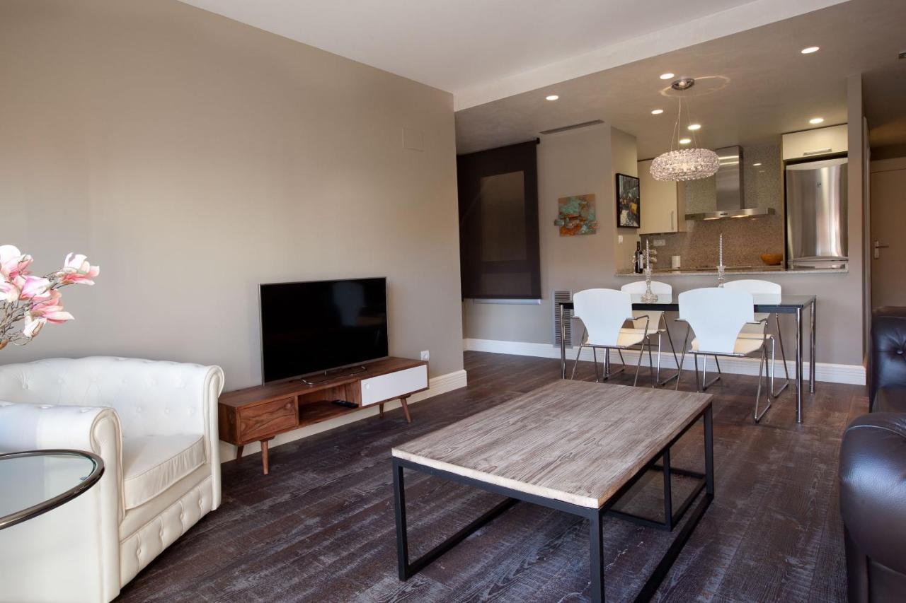 Calabria Luxury Apartment Барселона Екстериор снимка