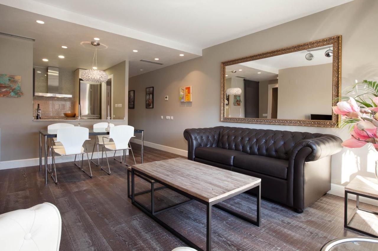 Calabria Luxury Apartment Барселона Екстериор снимка