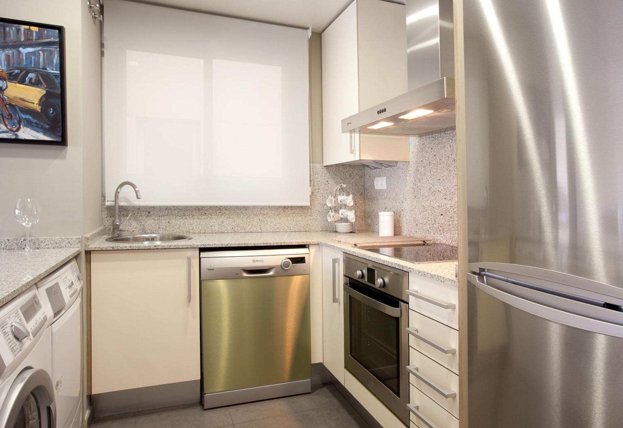 Calabria Luxury Apartment Барселона Екстериор снимка
